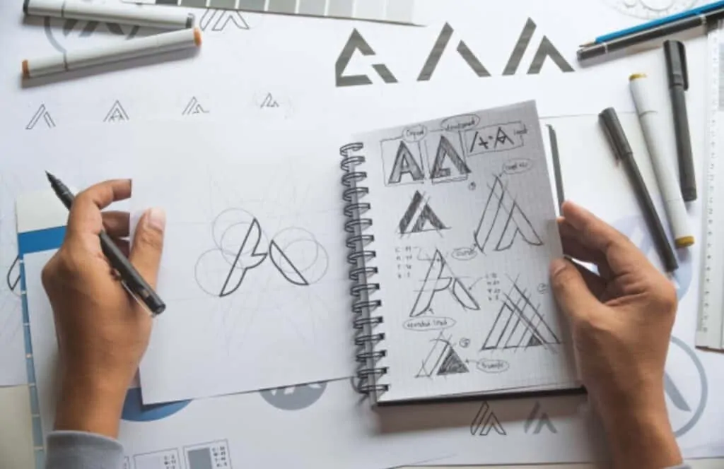 Crea tres bocetos creativos diferentes - diseño de logos